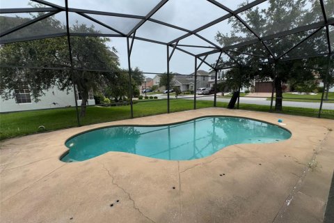 House in Orlando, Florida 4 bedrooms, 273.6 sq.m. № 1774844 - photo 2