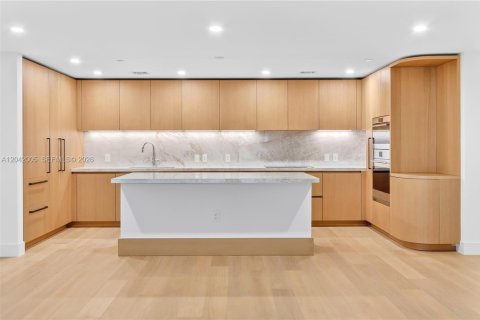 Condominio en venta en Bay Harbor Islands, Florida, 2 dormitorios, 163.14 m2 № 2241826 - foto 10
