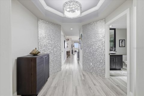 Condo in Fort Myers, Florida, 3 bedrooms № 2222332 - photo 2