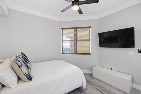 Condo in Fort Myers, Florida, 3 bedrooms № 2222332 - photo 22