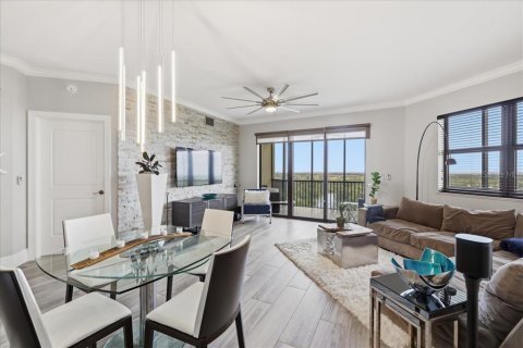 Condo in Fort Myers, Florida, 3 bedrooms № 2222332 - photo 11