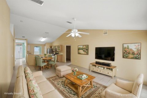 House in Port St. Lucie, Florida 4 bedrooms, 226.12 sq.m. № 2083534 - photo 4