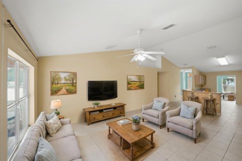 House in Port St. Lucie, Florida 4 bedrooms, 226.12 sq.m. № 2083534 - photo 17