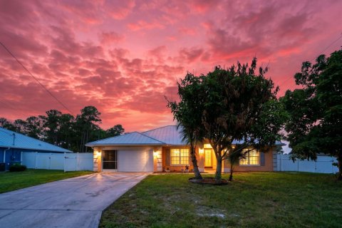 House in Port St. Lucie, Florida 4 bedrooms, 226.12 sq.m. № 2083534