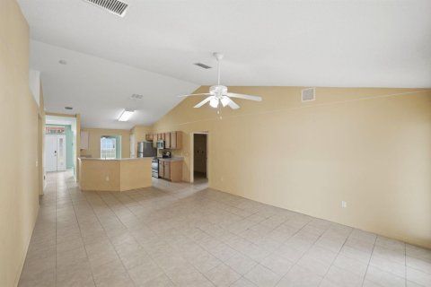 House in Port St. Lucie, Florida 4 bedrooms, 226.12 sq.m. № 2083534 - photo 16