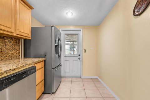 House in Miramar, Florida 3 bedrooms, 108.05 sq.m. № 2181701 - photo 12