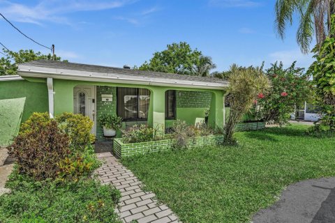 House in Miramar, Florida 3 bedrooms, 108.05 sq.m. № 2181701