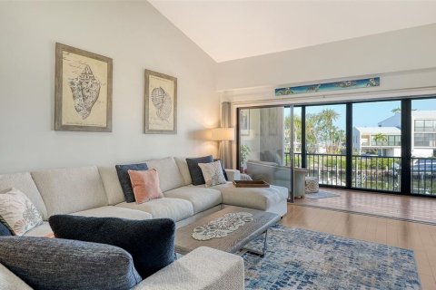 Condo in Cortez, Florida, 3 bedrooms  № 1558493 - photo 11