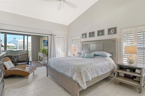 Condo in Cortez, Florida, 3 bedrooms  № 1558493 - photo 25