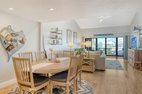 Condo in Cortez, Florida, 3 bedrooms  № 1558493 - photo 8