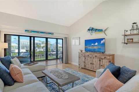 Condo in Cortez, Florida, 3 bedrooms  № 1558493 - photo 10