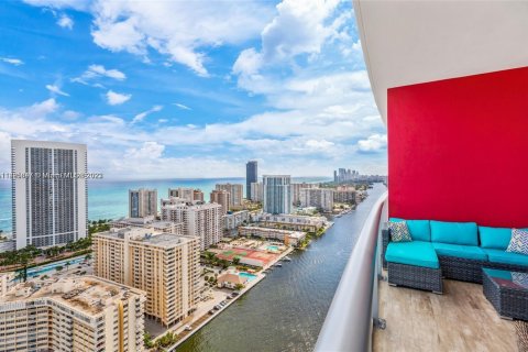 Condominio en venta en Hallandale Beach, Florida, 3 dormitorios, 146.51 m2 № 2034451 - foto 29