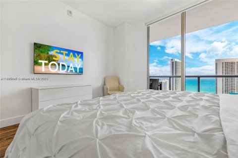 Condominio en venta en Hallandale Beach, Florida, 3 dormitorios, 146.51 m2 № 2034451 - foto 15