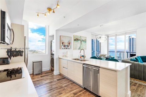 Condominio en venta en Hallandale Beach, Florida, 3 dormitorios, 146.51 m2 № 2034451 - foto 10