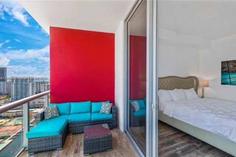 Condominio en venta en Hallandale Beach, Florida, 3 dormitorios, 146.51 m2 № 2034451 - foto 26