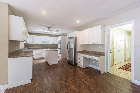 Снять в аренду виллу или дом в Одесса, Флорида 5 спален, 384.8м2, № 2092920 - фото 16