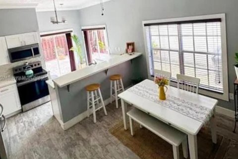 Villa ou maison à louer à Cutler Bay, Floride: 3 chambres, 127.55 m2 № 1946915 - photo 3