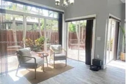 Villa ou maison à louer à Cutler Bay, Floride: 3 chambres, 127.55 m2 № 1946915 - photo 5