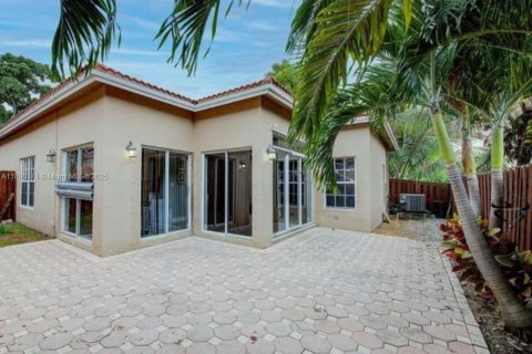 Villa ou maison à louer à Cutler Bay, Floride: 3 chambres, 127.55 m2 № 1946915 - photo 11