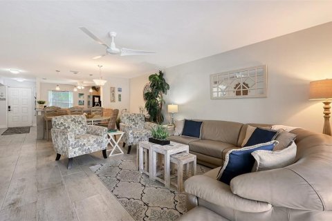 Condo in Bradenton, Florida, 2 bedrooms  № 1856019 - photo 13