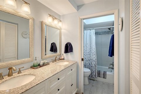 Condo in Bradenton, Florida, 2 bedrooms  № 1856019 - photo 27