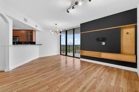 Condo in Miami, Florida, 2 bedrooms  № 2180038 - photo 17