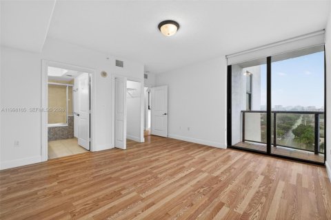 Condo in Miami, Florida, 2 bedrooms  № 2180038 - photo 27