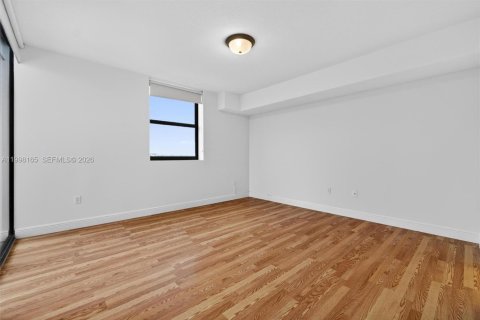 Condo in Miami, Florida, 2 bedrooms  № 2180038 - photo 26