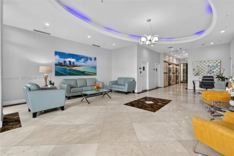 Condo in Miami, Florida, 2 bedrooms  № 2180038 - photo 3