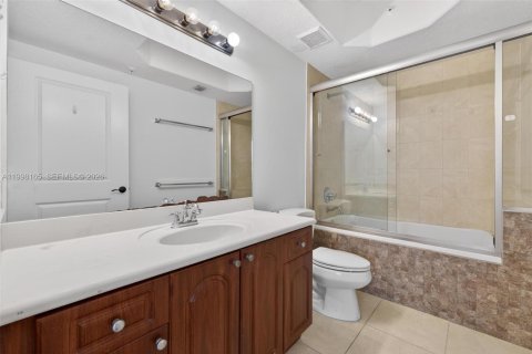 Condo in Miami, Florida, 2 bedrooms  № 2180038 - photo 29