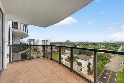 Condo in Miami, Florida, 2 bedrooms  № 2180038 - photo 19
