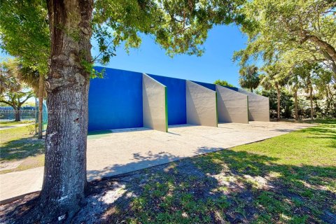 Купить кондоминиум в Окленд-Парк, Флорида 2 спальни, 99.41м2, № 2057821 - фото 27