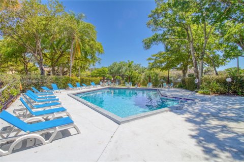 Купить кондоминиум в Окленд-Парк, Флорида 2 спальни, 99.41м2, № 2057821 - фото 25