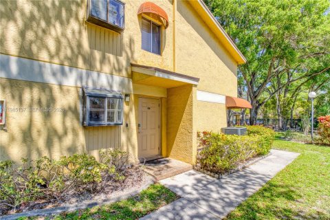 Condominio en Oakland Park, Florida, 2 dormitorios  № 2057821