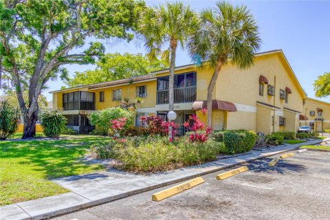 Купить кондоминиум в Окленд-Парк, Флорида 2 спальни, 99.41м2, № 2057821 - фото 24