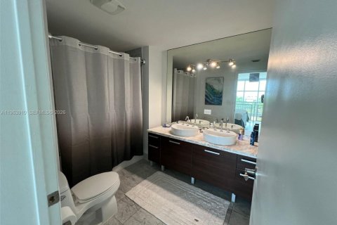 Снять в аренду кондоминиум в Майами, Флорида 1 спальня, 90.86м2, № 2025512 - фото 7