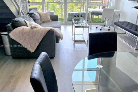 Снять в аренду кондоминиум в Майами, Флорида 1 спальня, 90.86м2, № 2025512 - фото 9