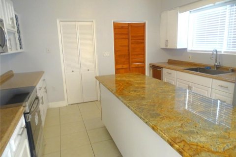 House in Lake Wales, Florida 3 bedrooms, 189.52 sq.m. № 1659317 - photo 20