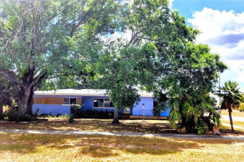 House in Lake Wales, Florida 3 bedrooms, 189.52 sq.m. № 1659317 - photo 13
