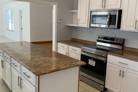 House in Lake Wales, Florida 3 bedrooms, 189.52 sq.m. № 1659317 - photo 21