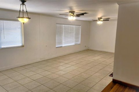 House in Lake Wales, Florida 3 bedrooms, 189.52 sq.m. № 1659317 - photo 23