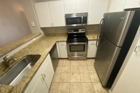 Condo in Tampa, Florida, 1 bedroom  № 2095882 - photo 16