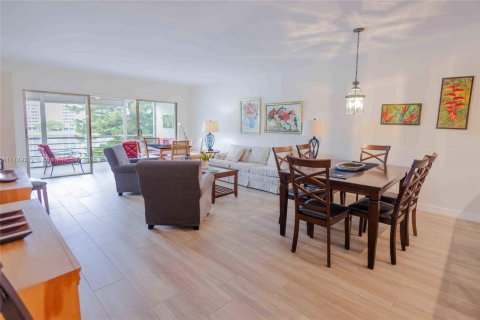 Condo in Pompano Beach, Florida, 3 bedrooms  № 1737866 - photo 25