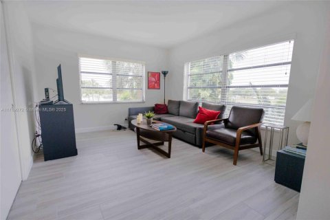 Condo in Pompano Beach, Florida, 3 bedrooms  № 1737866 - photo 8