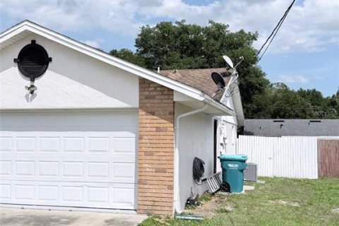 House in Deltona, Florida 3 bedrooms, 135.17 sq.m. № 2107126 - photo 18