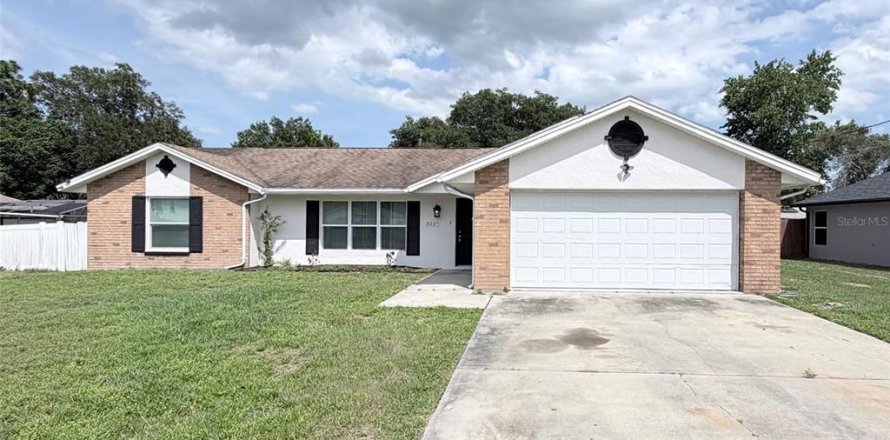 House in Deltona, Florida 3 bedrooms, 135.17 sq.m. № 2107126