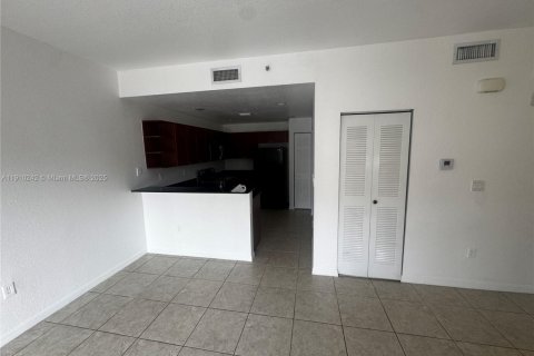 Appartement à louer à Doral, Floride: 2 chambres, 104.33 m2 № 1966441 - photo 4