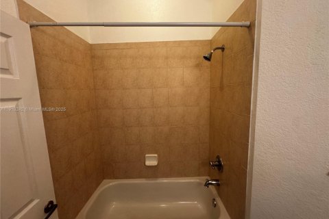Appartement à louer à Doral, Floride: 2 chambres, 104.33 m2 № 1966441 - photo 19