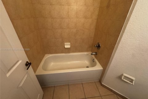 Appartement à louer à Doral, Floride: 2 chambres, 104.33 m2 № 1966441 - photo 18