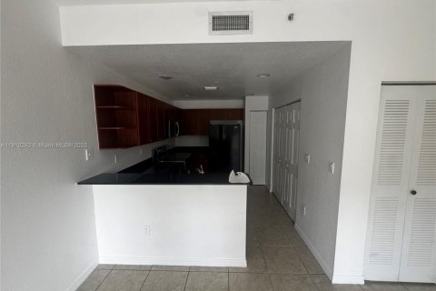 Appartement à louer à Doral, Floride: 2 chambres, 104.33 m2 № 1966441 - photo 1